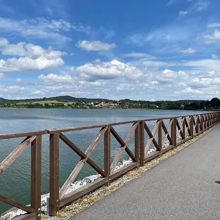 Na Brehu Lipna Cerna v Posumavi