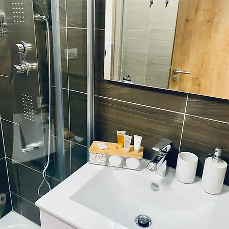 Na Brehu Lipna Apartment